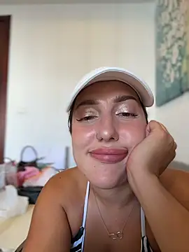 AleksandraRich Adlı Modelin Canlı XXX Sohbeti