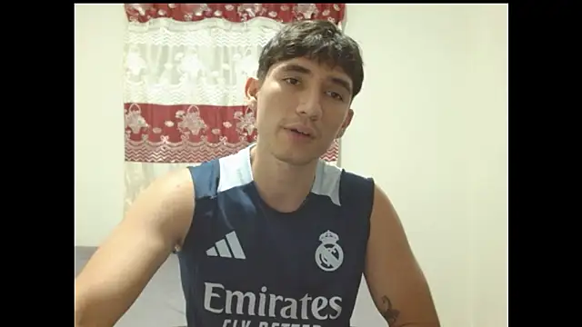 Онлайн чат XXX ChicoMaloFfF