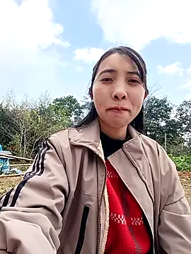 emaame68's Live XXX Chat