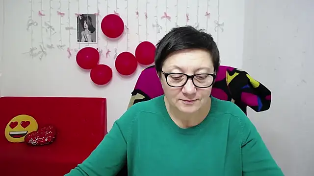 EmilyL0ve's Live XXX Chat