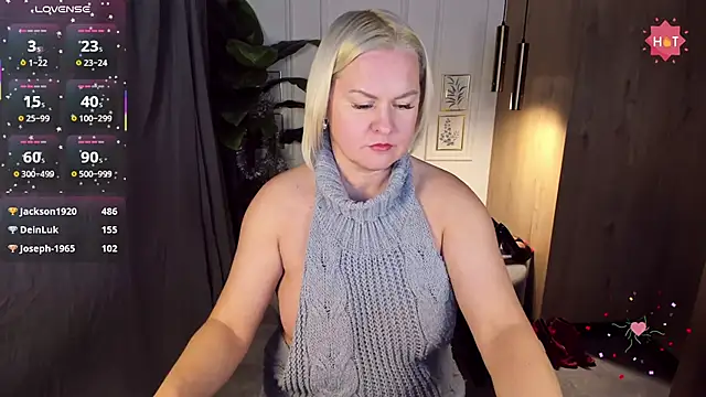 YolandaKiss' Live XXX Chat