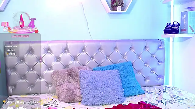 thalia_mills19 webkamerás műsora