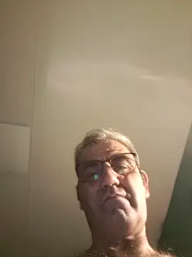 delfi6's Live XXX Chat