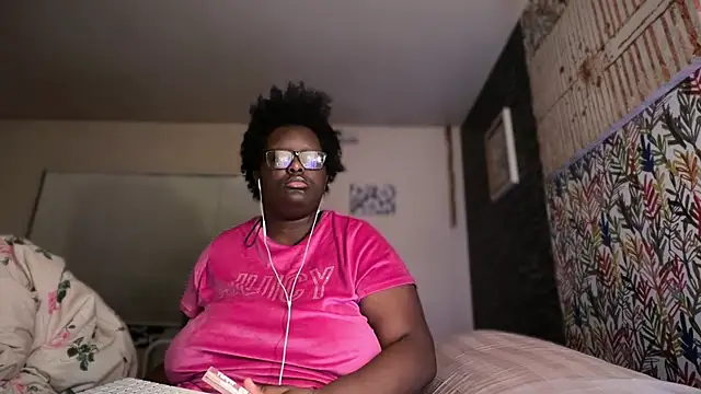 -Yagurlwest's Live XXX Chat