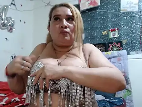 Perla1981--'s Live XXX Chat