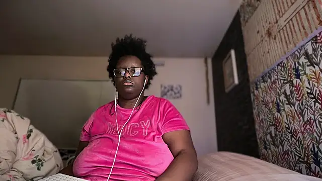 -Yagurlwest's Live XXX Chat