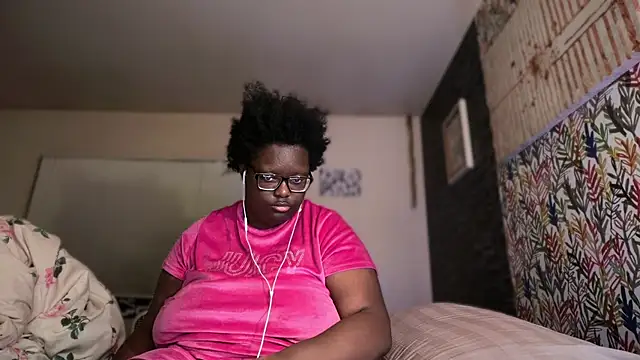 -Yagurlwest's Live XXX Chat