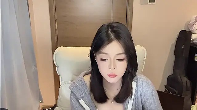 Koi-00 Live XXX-Chat