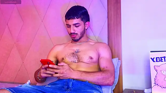 ArturoCardona_'s Live XXX Chat