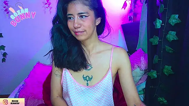 Chat +18 de Roxanbunny1 ao vivo