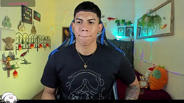 Damian_latinxxx's Live XXX Chat