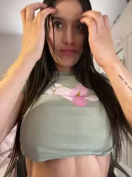 دردشة Emmily_19 الجنسية المباشرة