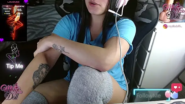 Mysticdooll69's Live XXX Chat