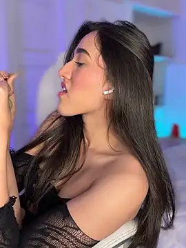 julieta_jhonss' Live XXX Chat