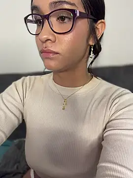 Isabella-Teen Live XXX-chat