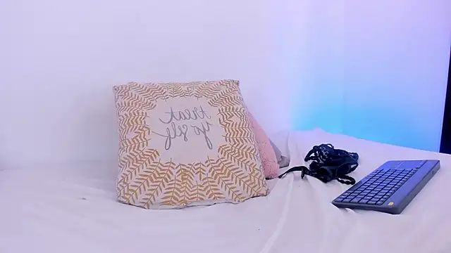 KyllieMarshall's Live XXX Chat