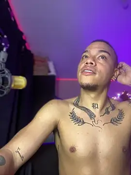 AlphaMasterXxx's Live XXX Chat