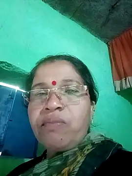 Manavi_x Show Webcam