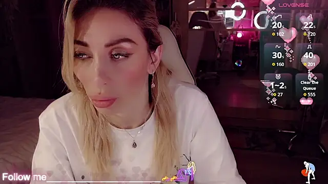 Chat XXX en directo de AnnieGOld_