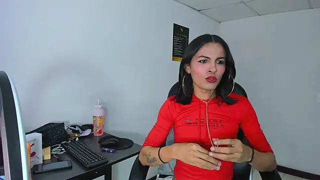 Aisha_hotts777's Webcam Show