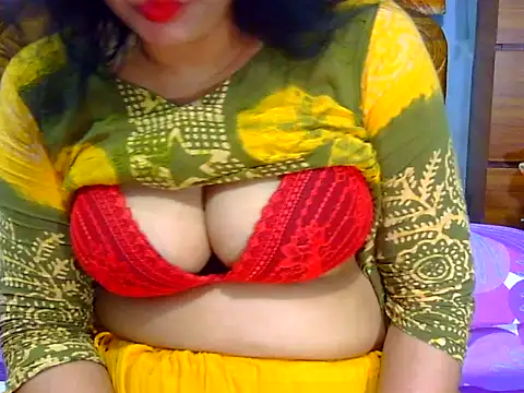 Horny_Doll24's Webcam Show