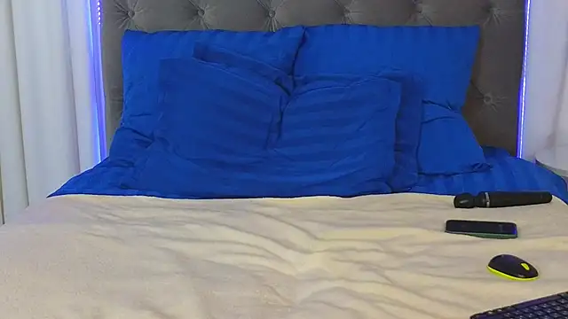 Онлайн чат XXX Ariana_Petite