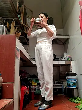 Basanis68's Live XXX Chat