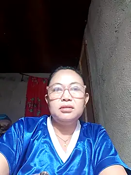 Everleigh_mom Adlı Modelin Canlı XXX Sohbeti