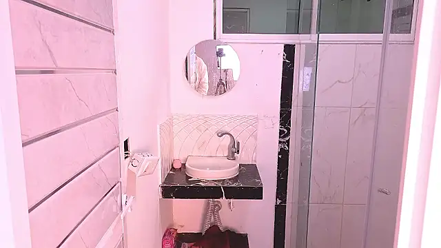 XXX chat uživo modela nahomy_ryans