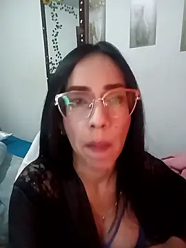 YaraDuartee's Live XXX Chat