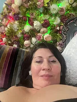 XLindaMilfX's Live XXX Chat