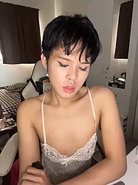 Plaxtique's Live XXX Chat