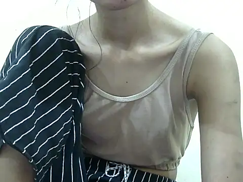 Anu_tiny's Live XXX Chat