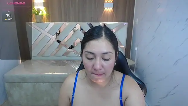 Ivony18_b's Live XXX Chat