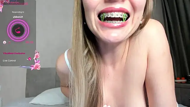 Sunny_BunnyX's Live XXX Chat