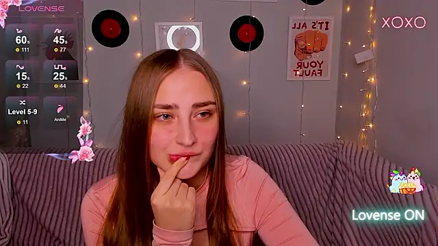 MilliStrii's Live XXX Chat