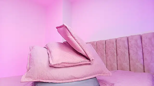 arl_chloee élő XXX-chatje