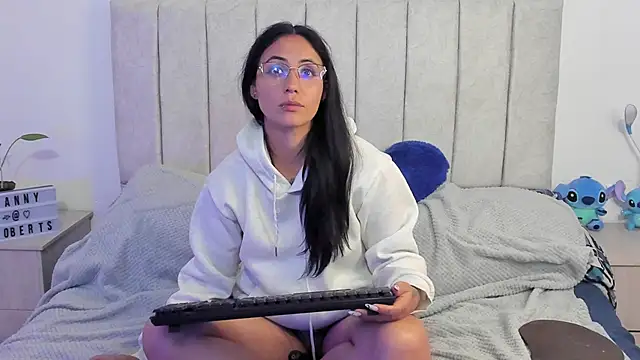 anny_roberts élő XXX-chatje