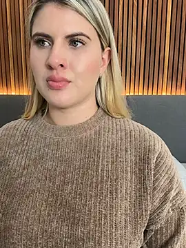 EmiilyAdams_: онлайн-секс-чат