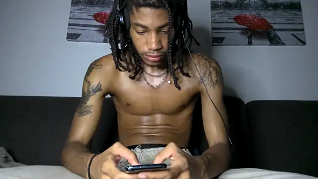 BlackBullTitus' Live XXX Chat