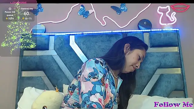 Roxan_Fox-'s Live XXX Chat