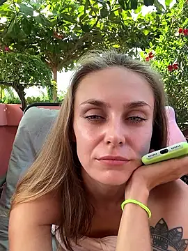 White_mistress' Live XXX Chat