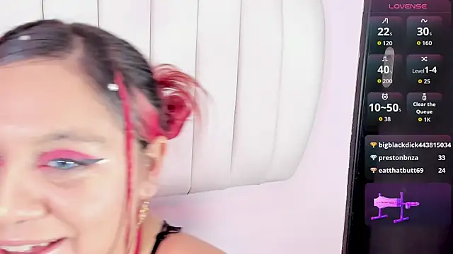 sharlotthe_bigass: онлайн-секс-чат