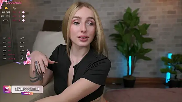 BabyyyLunaX's Live XXX Chat
