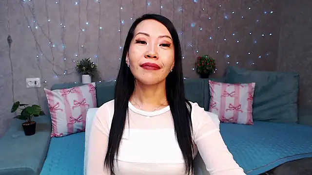 LiaPak's Live XXX Chat