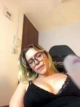 ViolettaAllente 现场XXX聊天