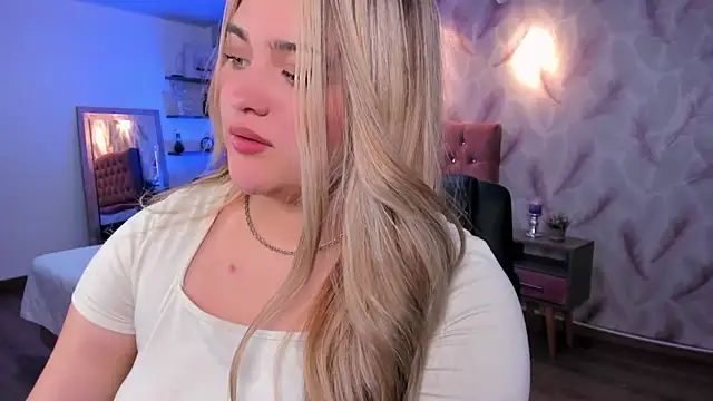 Luna_volk_ élő XXX-chatje