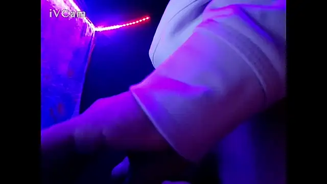 Mafiouzi's Live XXX Chat