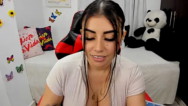 Chat XXX en directo de lucy007_