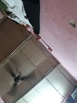 Vickyrajput009 élő XXX-chatje